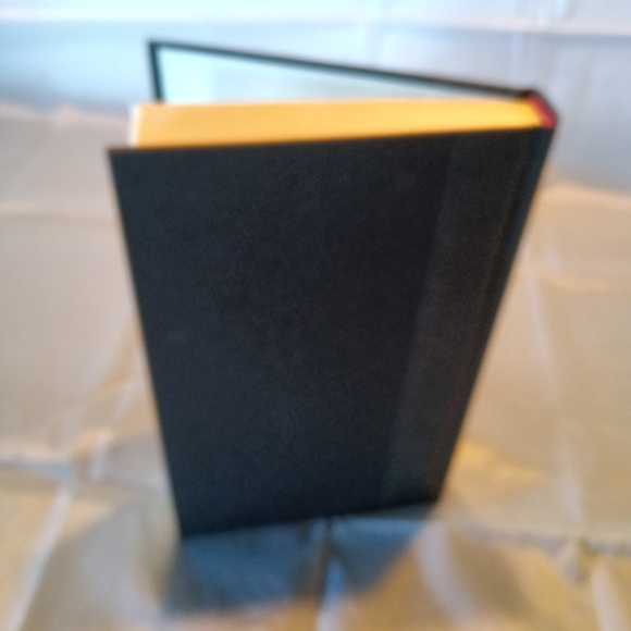 Stephen King Book - Picture 7 of 7